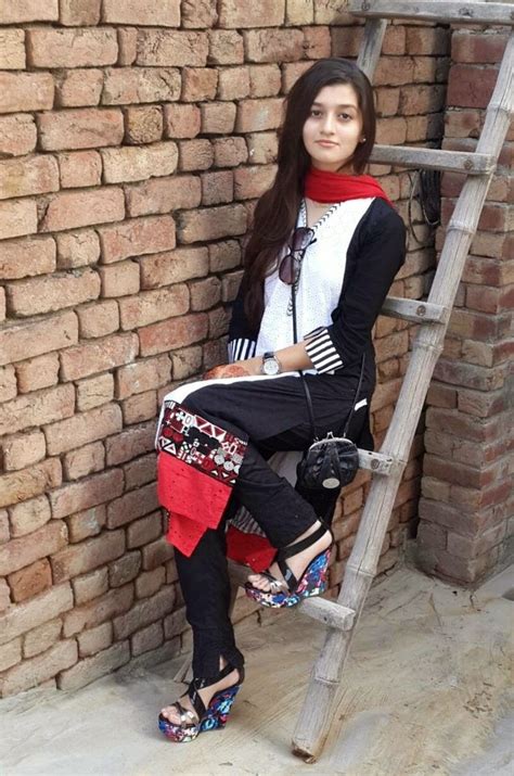 pakifreehdx|Hot desi Pakistani college girl fucked hard in hostel by her.